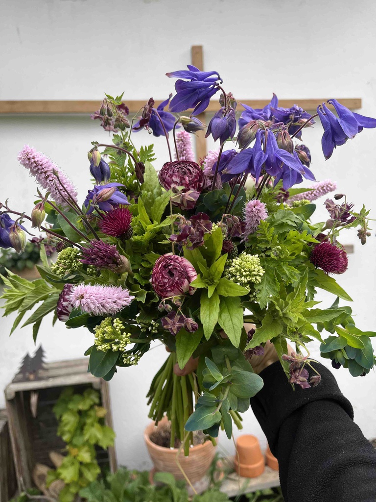 saisonaler Blumenstrauß